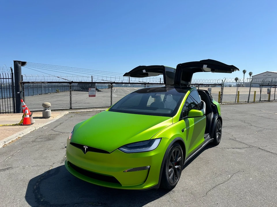 2022 Tesla Model X Plaid - Image 2 of 15