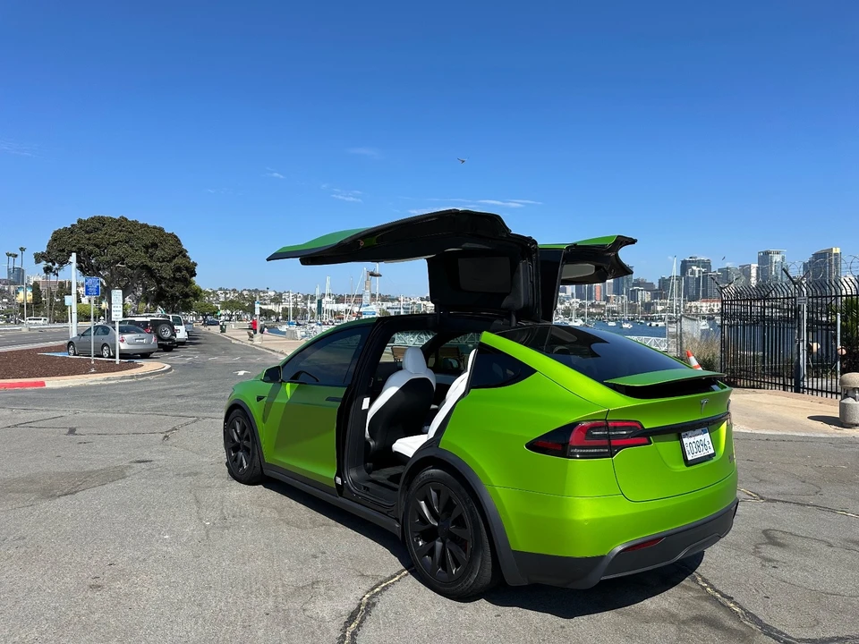 2022 Tesla Model X Plaid - Image 3 of 15