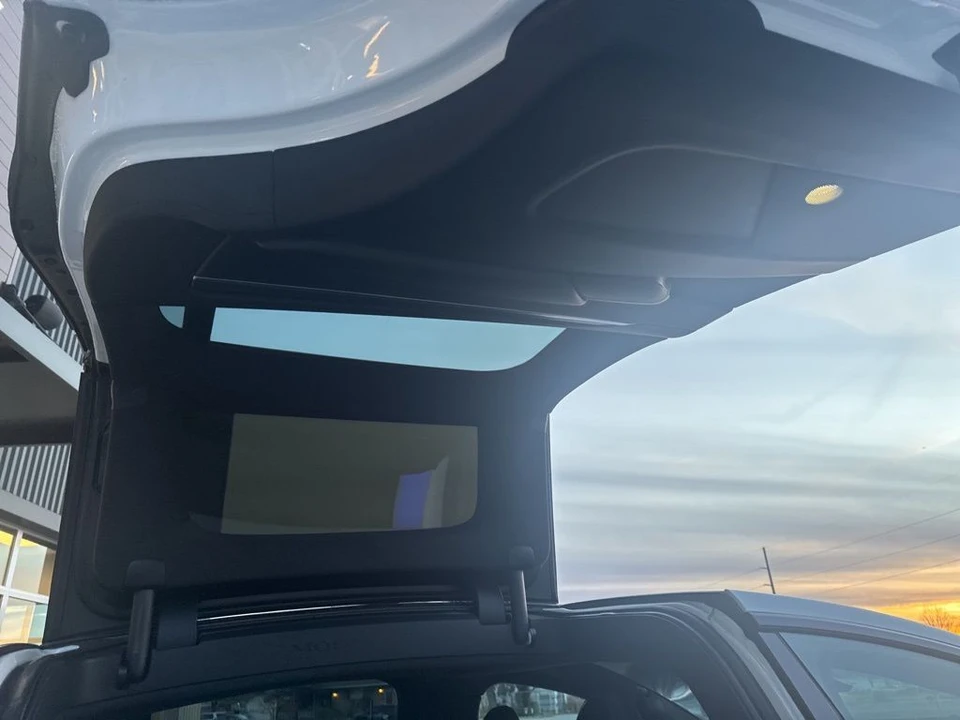 2022 Tesla Model X Plaid - Image 19 of 21