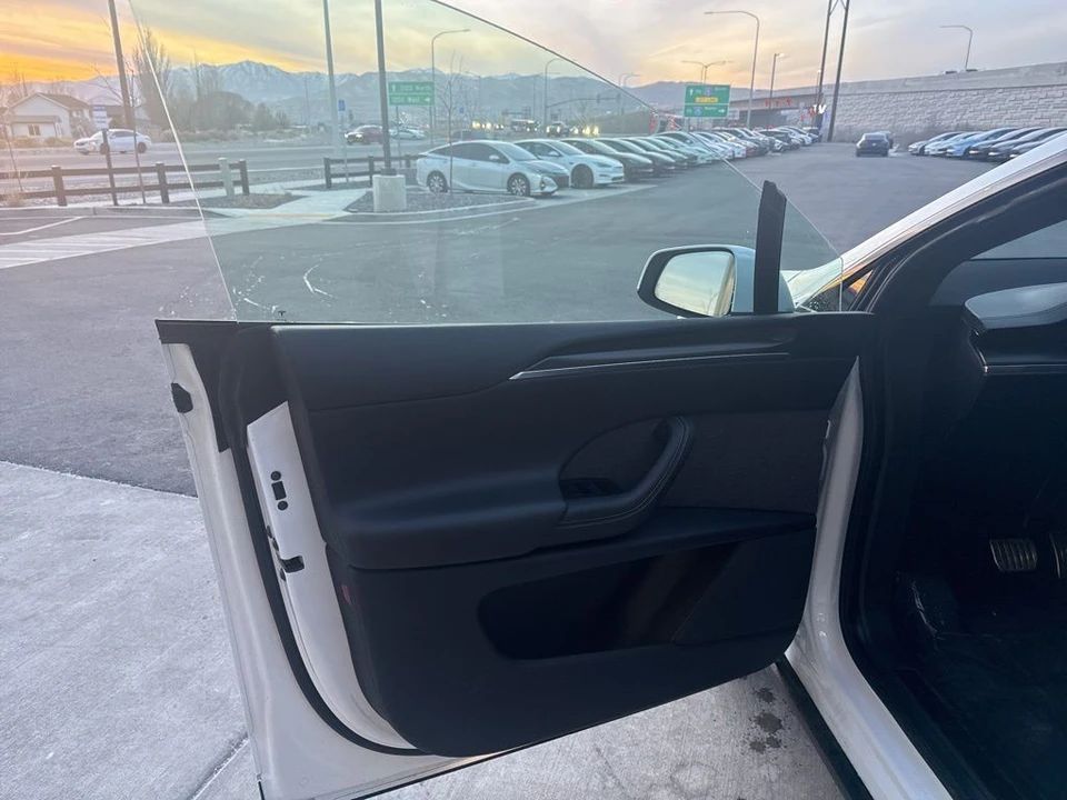 2022 Tesla Model X Plaid - Image 10 of 21