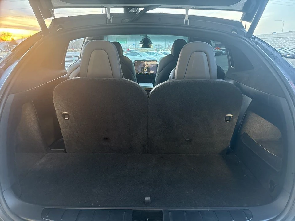2022 Tesla Model X Plaid - Image 17 of 21