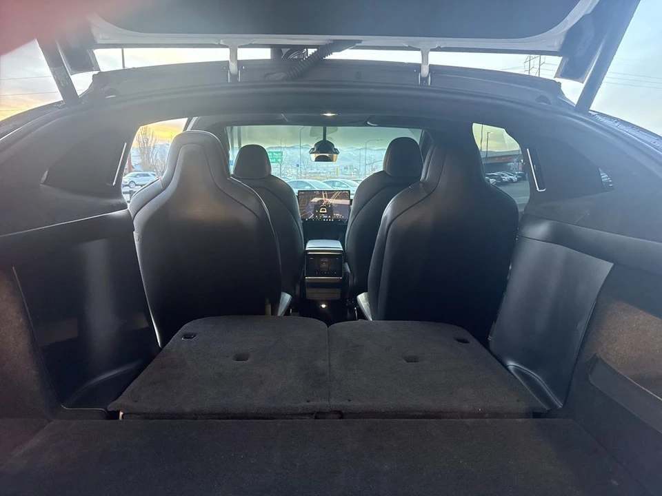 2022 Tesla Model X Plaid - Image 18 of 21