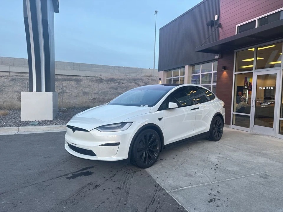 2022 Tesla Model X Plaid - Image 3 of 21