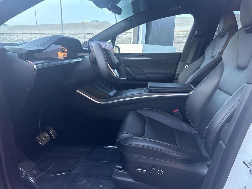 2022 Tesla Model X Plaid - Image 12 of 21