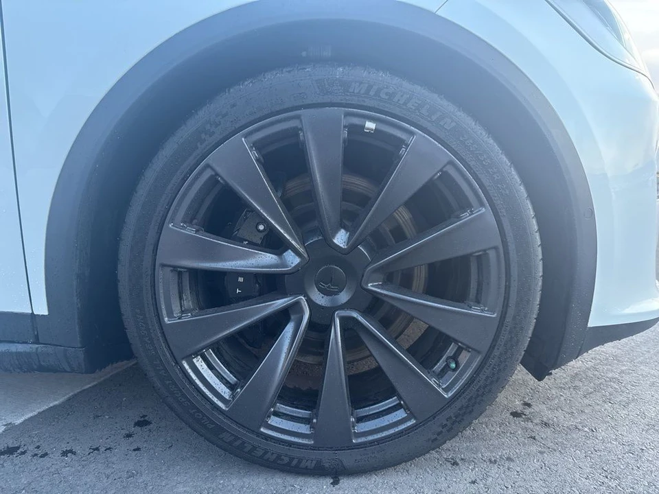 2022 Tesla Model X Plaid - Image 9 of 21