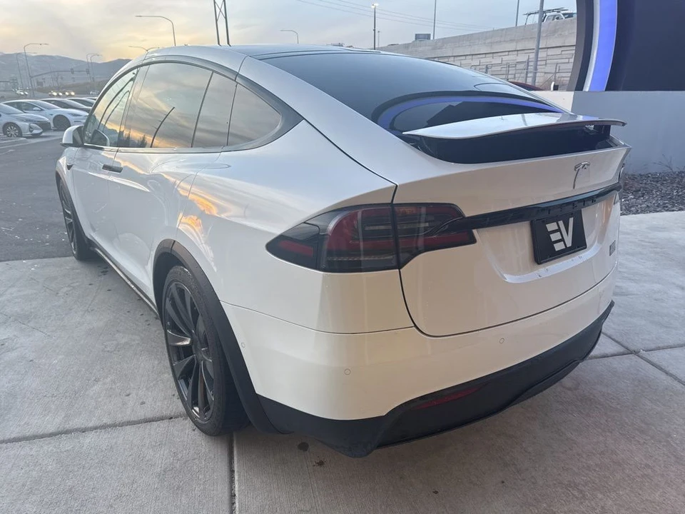 2022 Tesla Model X Plaid - Image 5 of 21