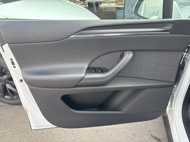 2022 Tesla Model X Plaid - Image 10 of 21