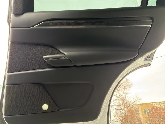 2022 Tesla Model X Plaid - Image 17 of 21