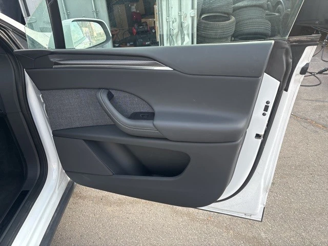 2022 Tesla Model X Plaid - Image 17 of 21