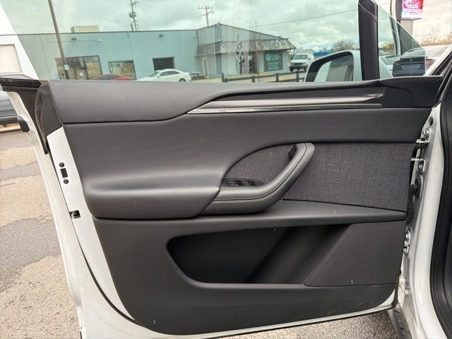 2022 Tesla Model X Plaid - Image 10 of 21