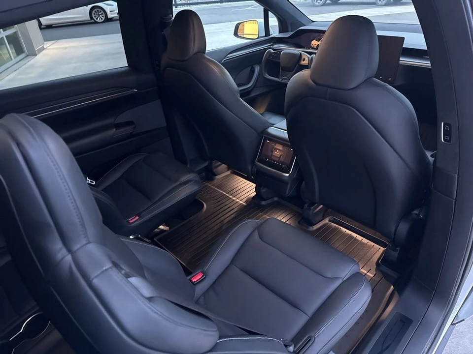 2022 Tesla Model X Plaid - Image 19 of 21