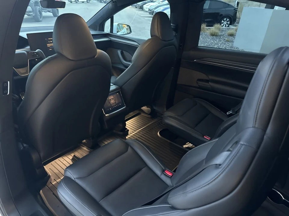 2022 Tesla Model X Plaid - Image 14 of 21