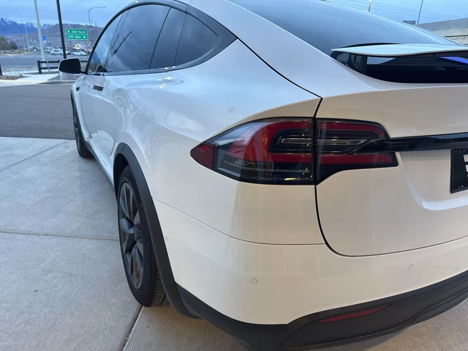 2022 Tesla Model X Plaid - Image 5 of 21