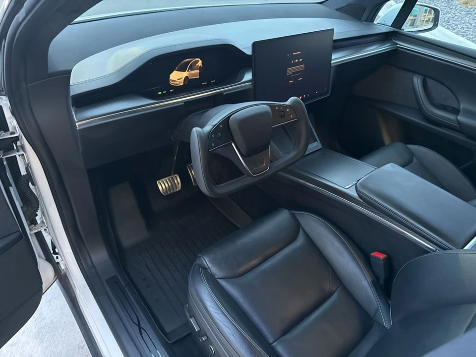 2022 Tesla Model X Plaid - Image 11 of 21