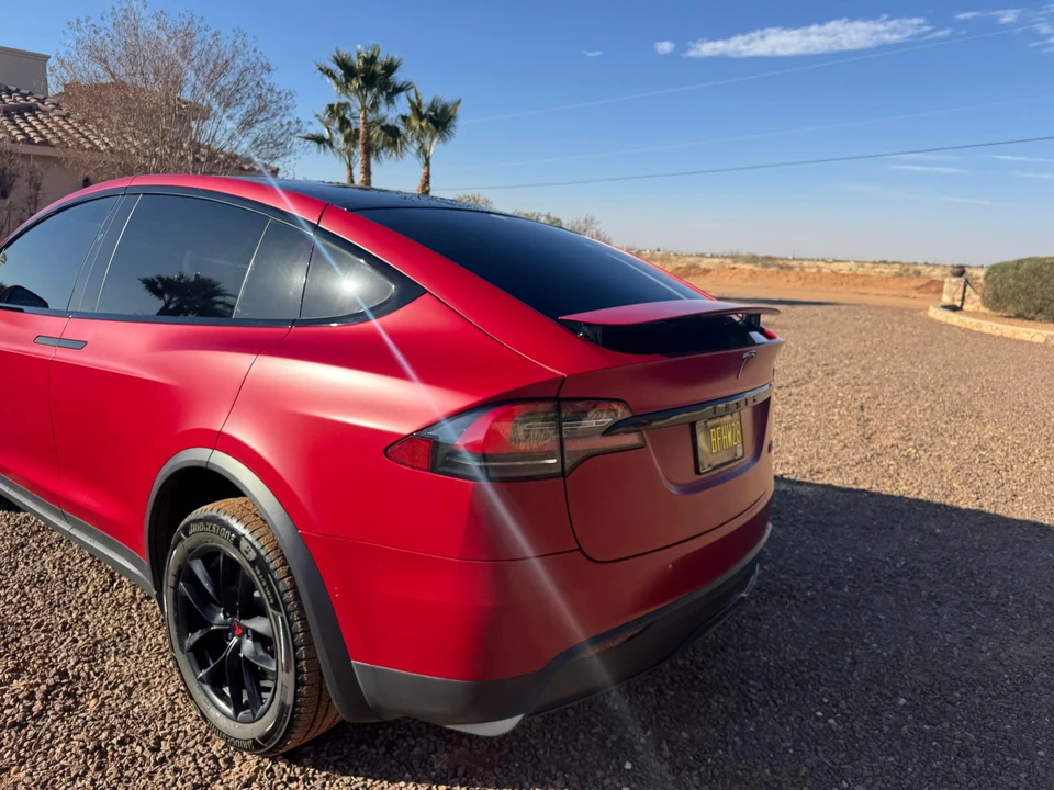 2022 Tesla Model X Plaid - Image 26 of 31