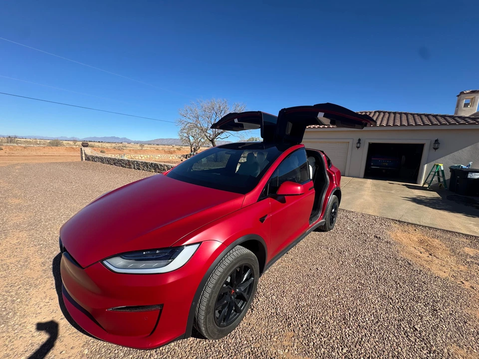 2022 Tesla Model X Plaid - Image 18 of 31