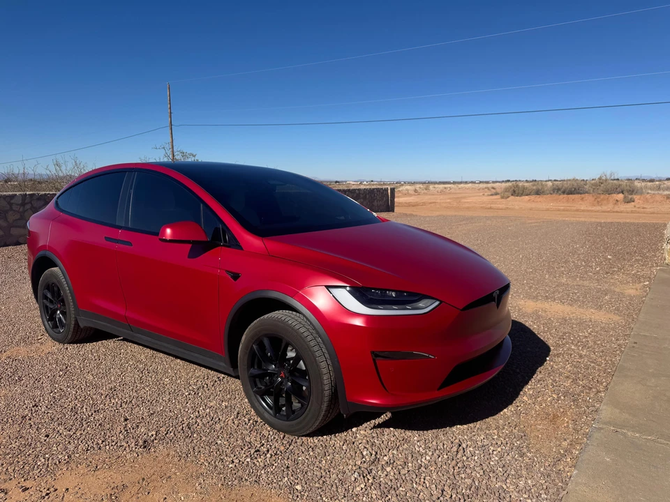 2022 Tesla Model X Plaid - Image 11 of 31