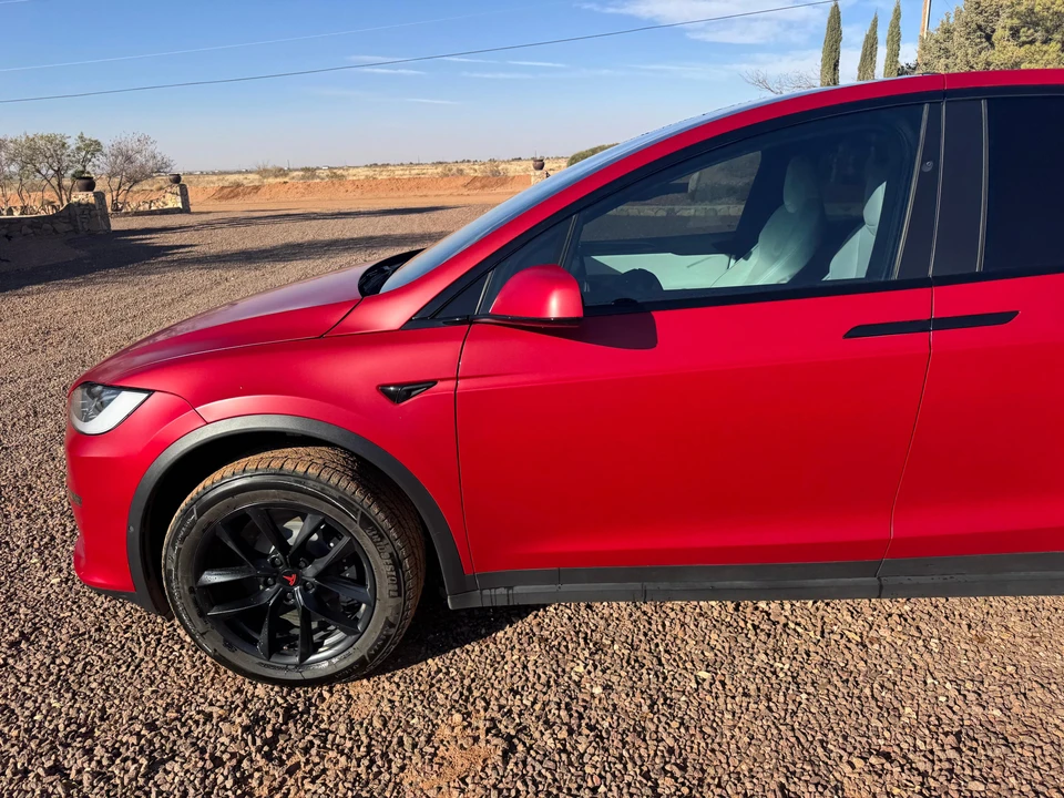 2022 Tesla Model X Plaid - Image 23 of 31