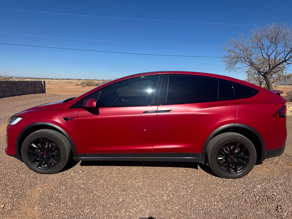 2022 Tesla Model X Plaid - Image 7 of 31