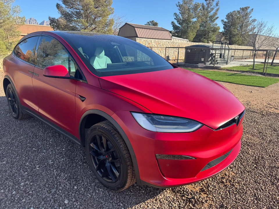 2022 Tesla Model X Plaid - Image 12 of 31