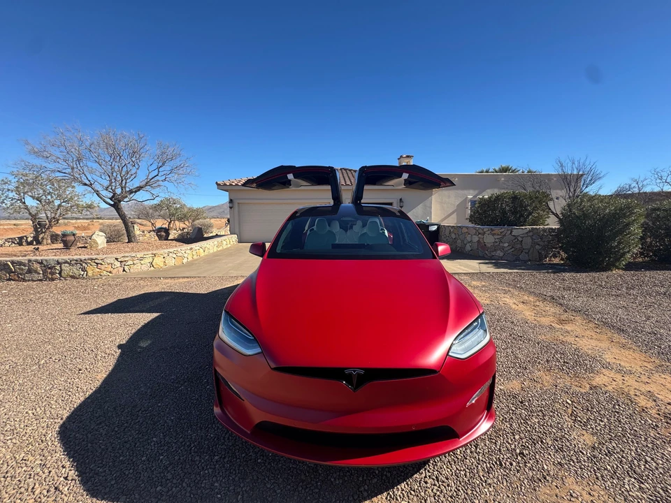 2022 Tesla Model X Plaid - Image 17 of 31