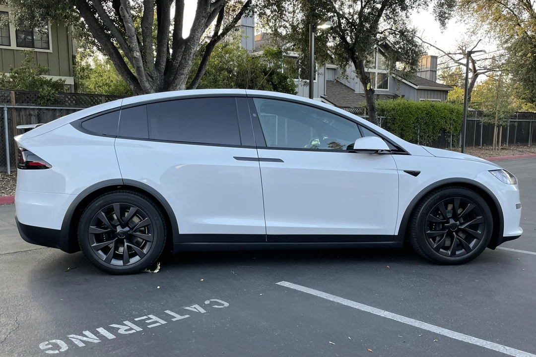 2022 Tesla Model X Plaid - Image 3 of 31