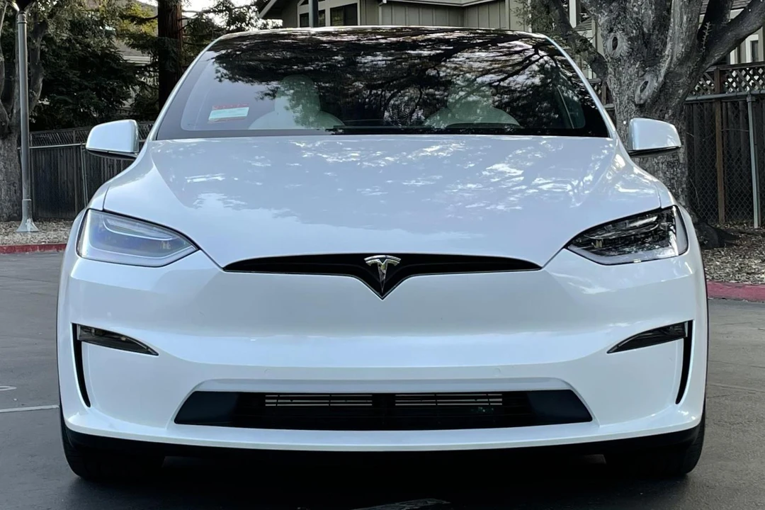2022 Tesla Model X Plaid - Image 2 of 31