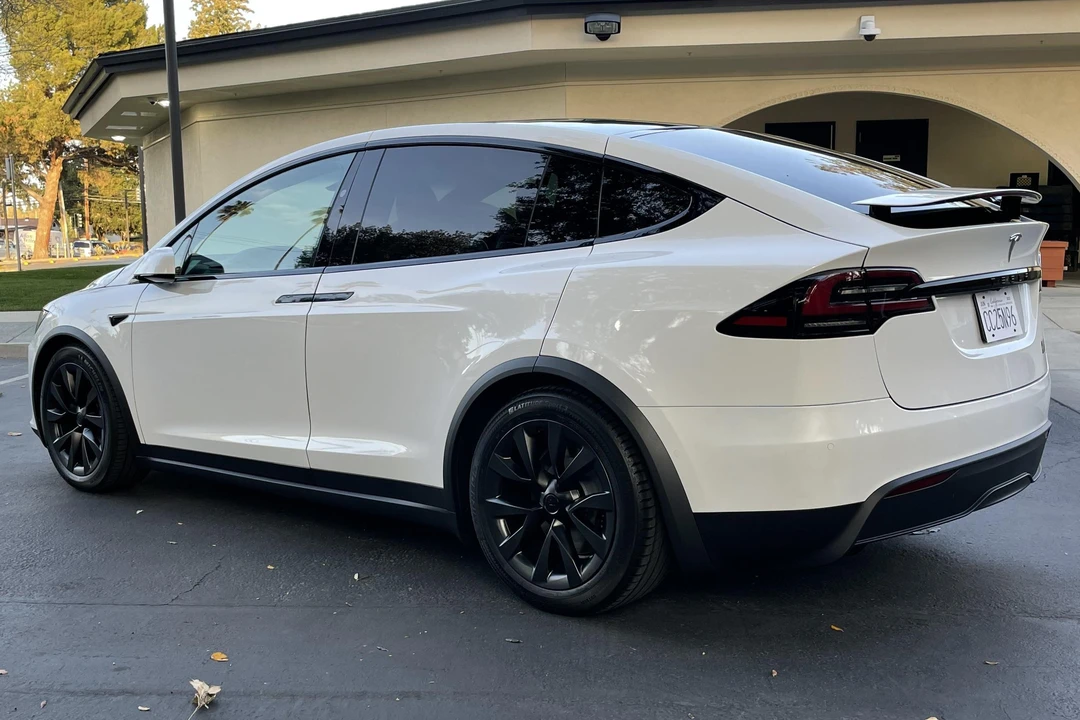 2022 Tesla Model X Plaid - Image 4 of 31