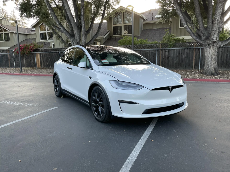 2022 Tesla Model X Plaid - Image 19 of 31