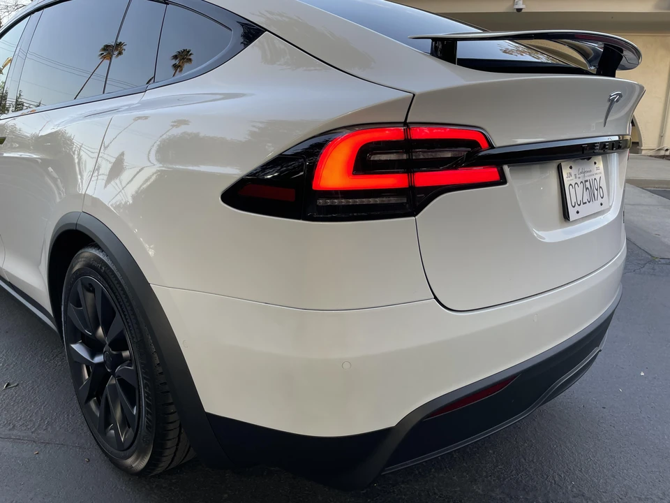2022 Tesla Model X Plaid - Image 27 of 31