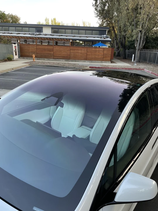 2022 Tesla Model X Plaid - Image 22 of 31