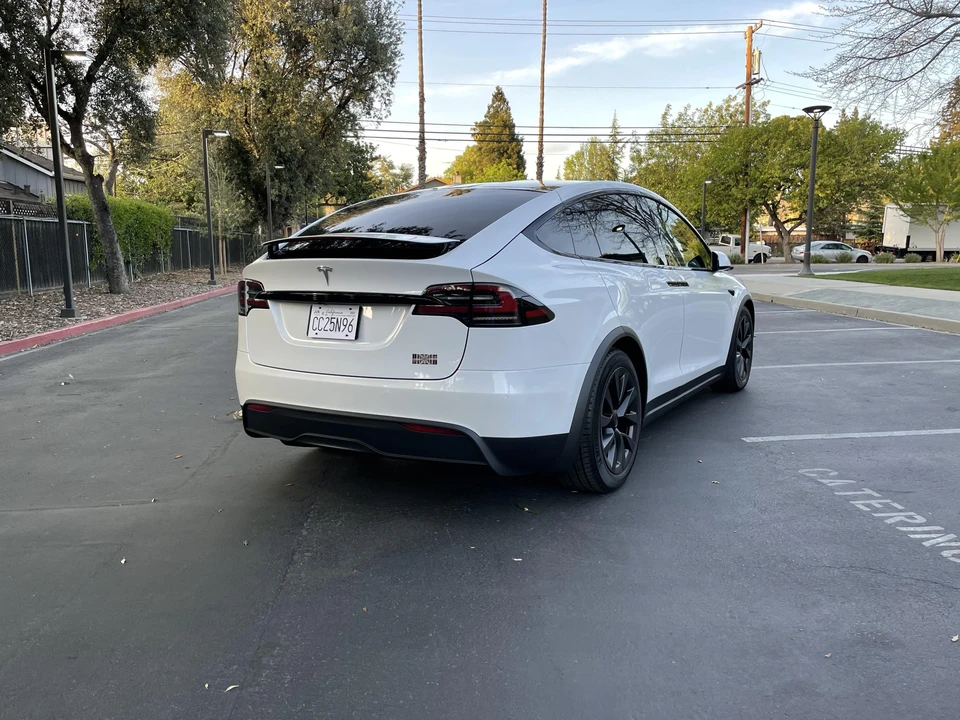 2022 Tesla Model X Plaid - Image 14 of 31