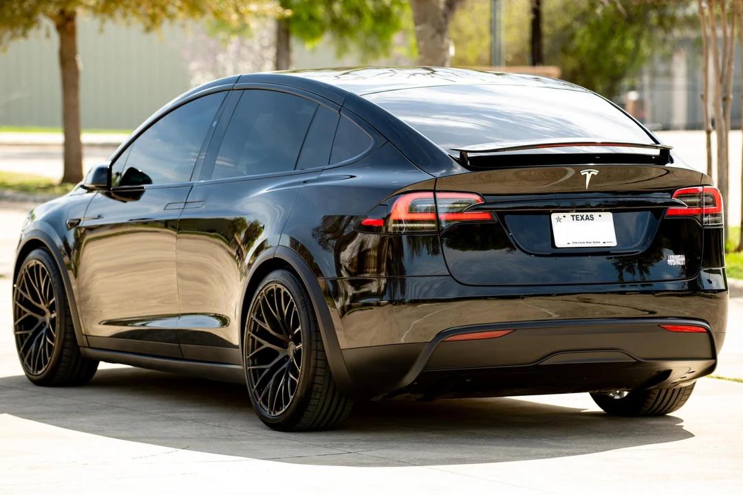 2022 Tesla Model X Plaid - Image 4 of 31