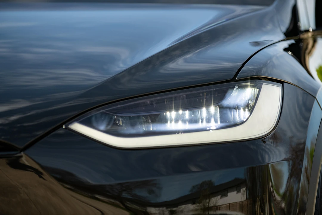 2022 Tesla Model X Plaid - Image 26 of 31