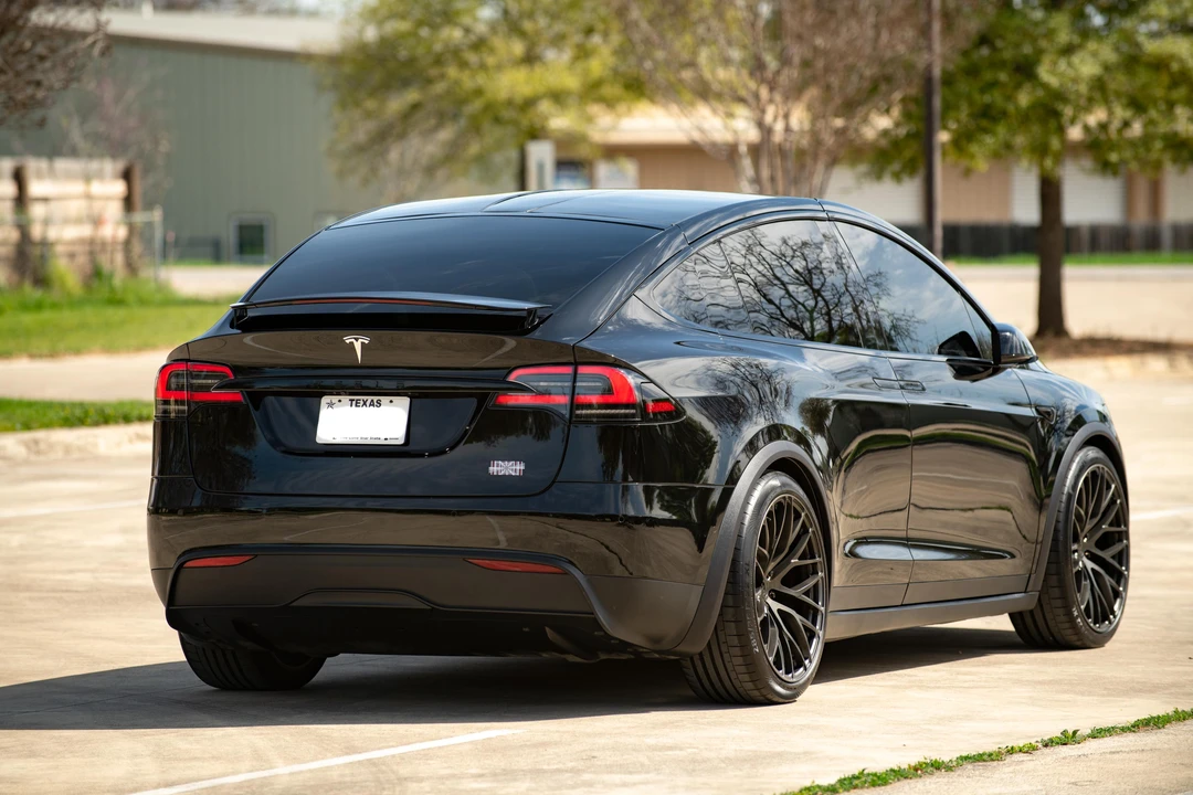 2022 Tesla Model X Plaid - Image 11 of 31