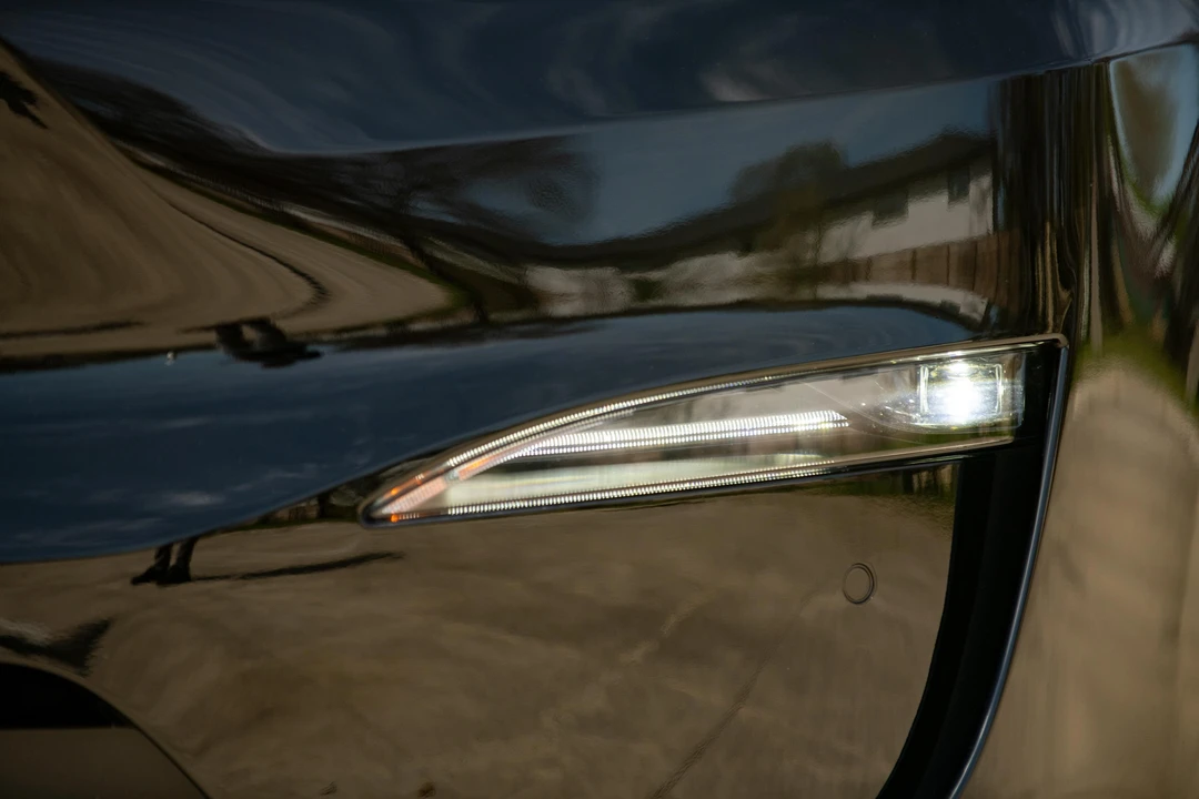 2022 Tesla Model X Plaid - Image 27 of 31