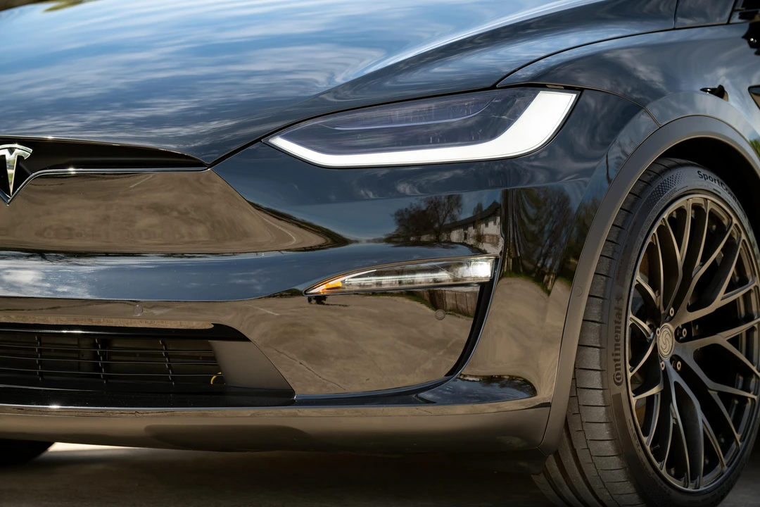 2022 Tesla Model X Plaid - Image 25 of 31