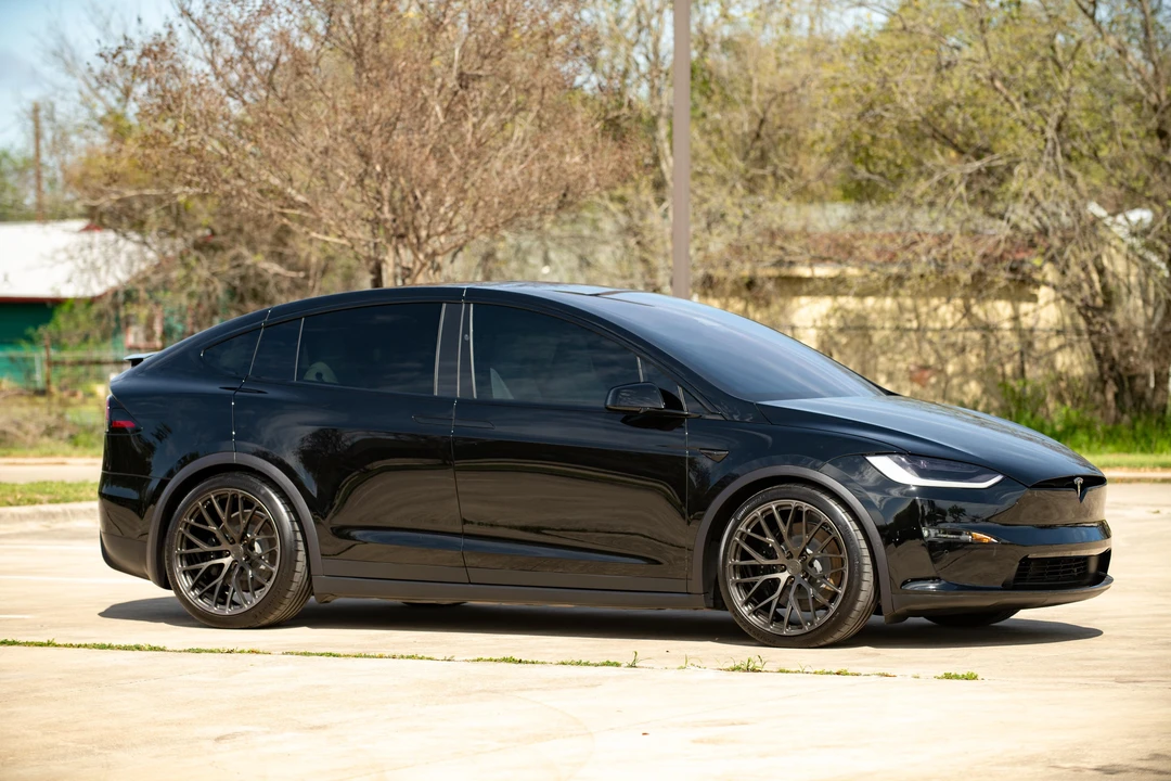 2022 Tesla Model X Plaid - Image 13 of 31