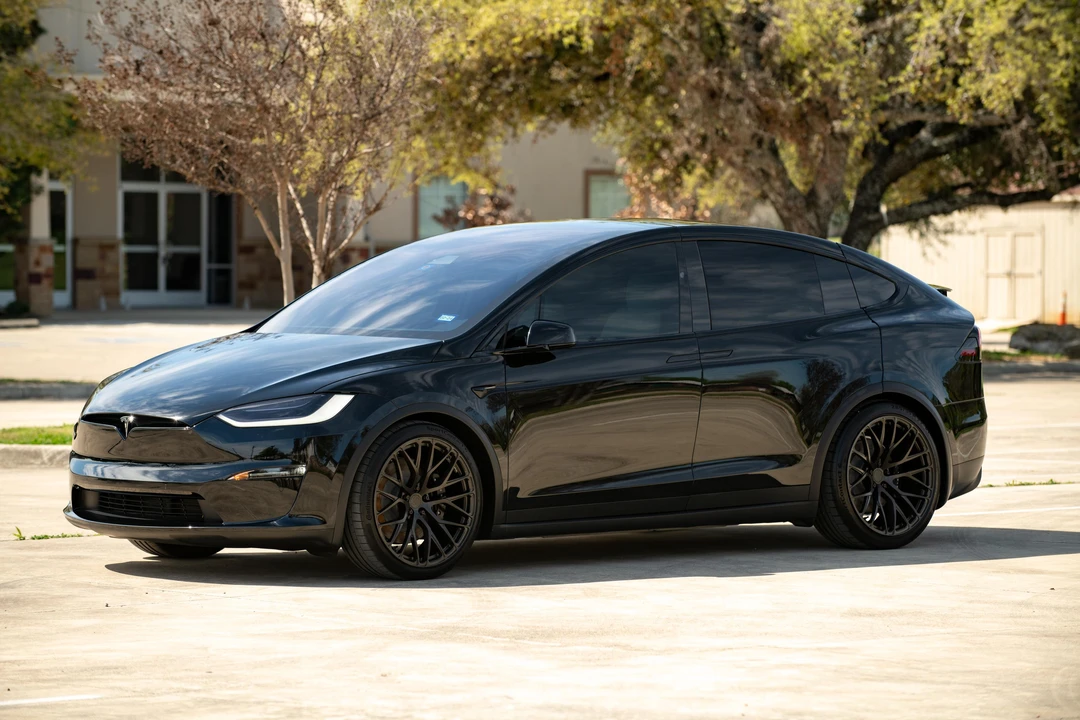 2022 Tesla Model X Plaid - Image 8 of 31
