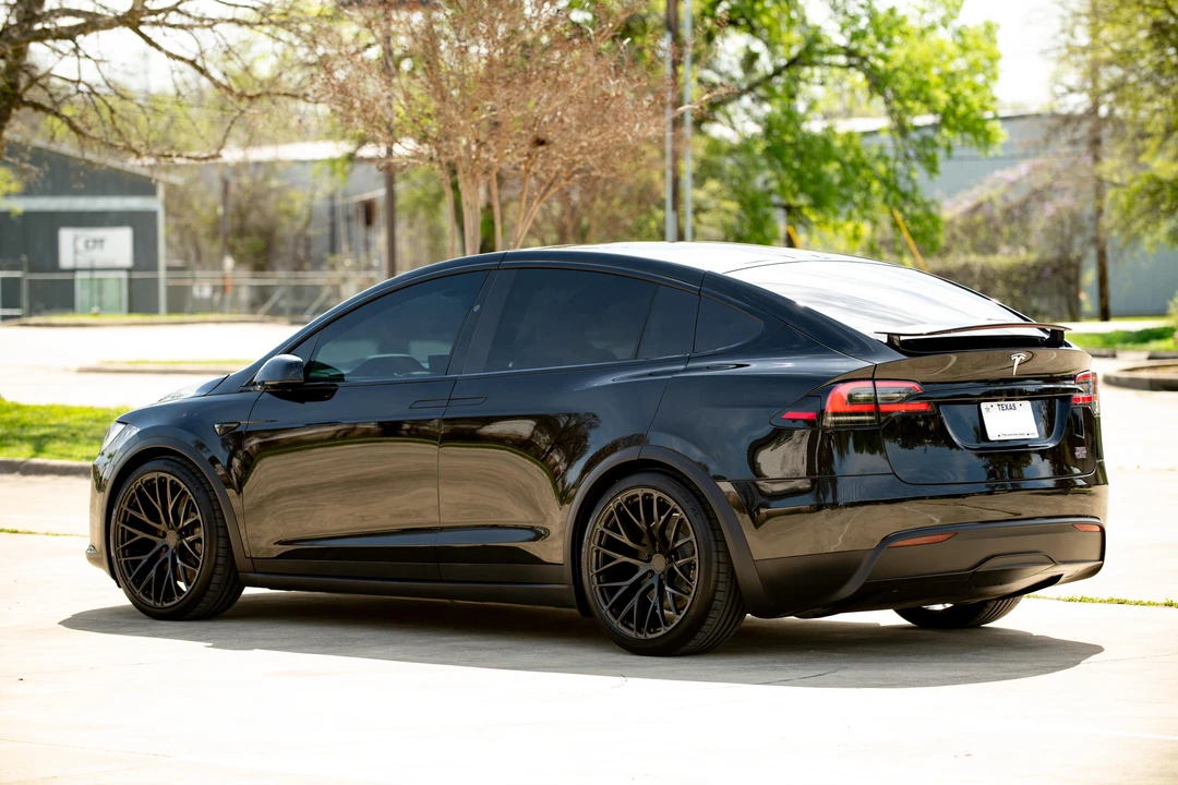 2022 Tesla Model X Plaid - Image 10 of 31