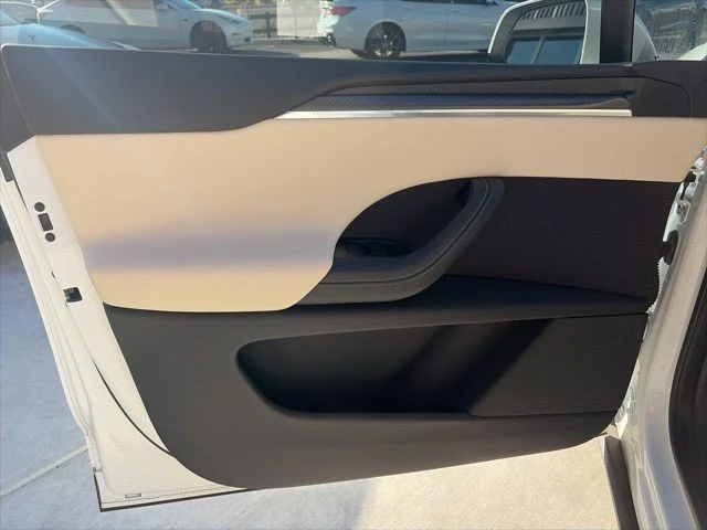 2022 Tesla Model X Plaid - Image 11 of 21