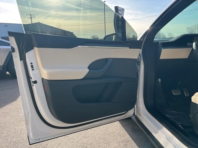 2022 Tesla Model X Plaid - Image 8 of 21