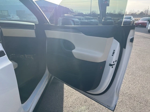 2022 Tesla Model X Plaid - Image 19 of 21