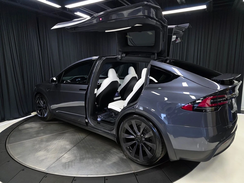 2022 Tesla Model X Plaid - Image 20 of 21