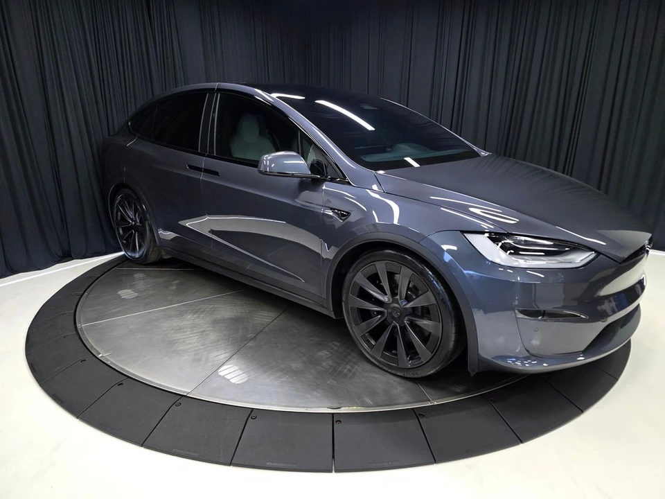2022 Tesla Model X Plaid - Image 16 of 21