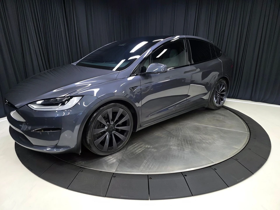 2022 Tesla Model X Plaid - Image 10 of 21