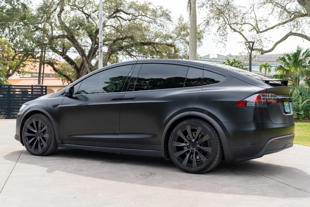 2022 Tesla Model X Plaid - Image 8 of 31