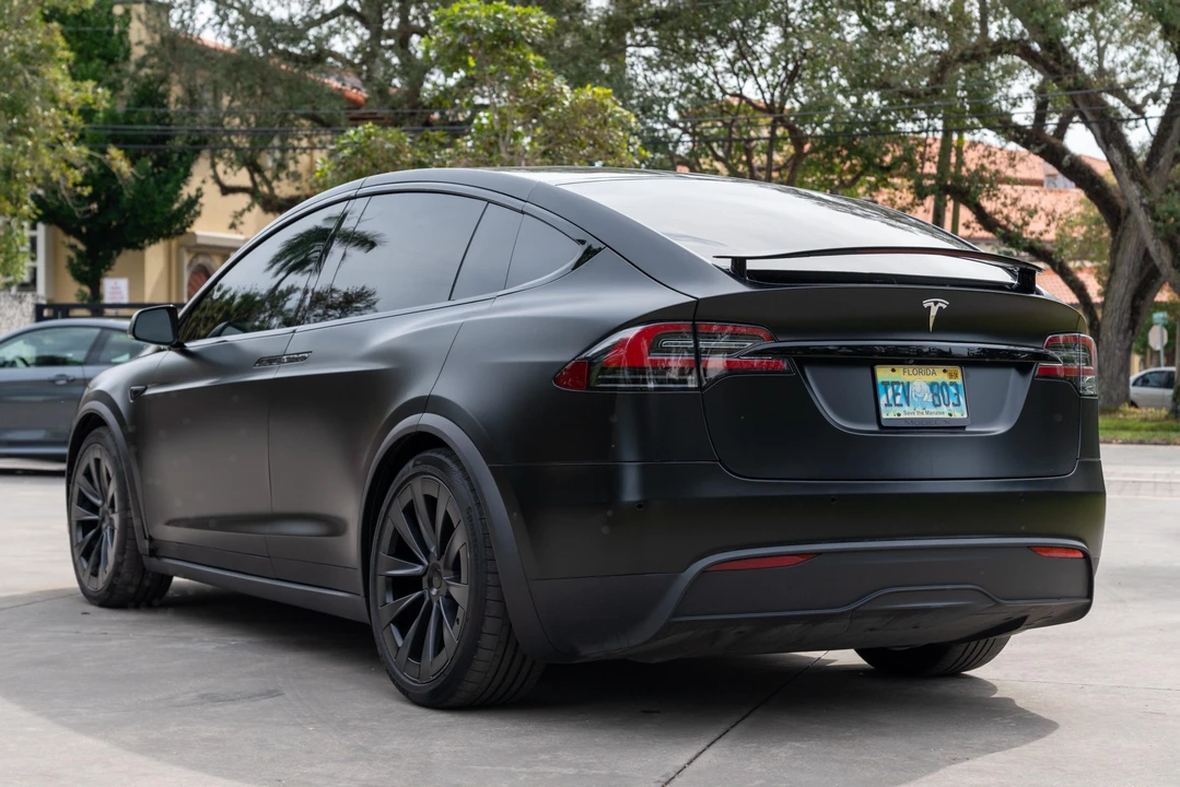 2022 Tesla Model X Plaid - Image 12 of 31