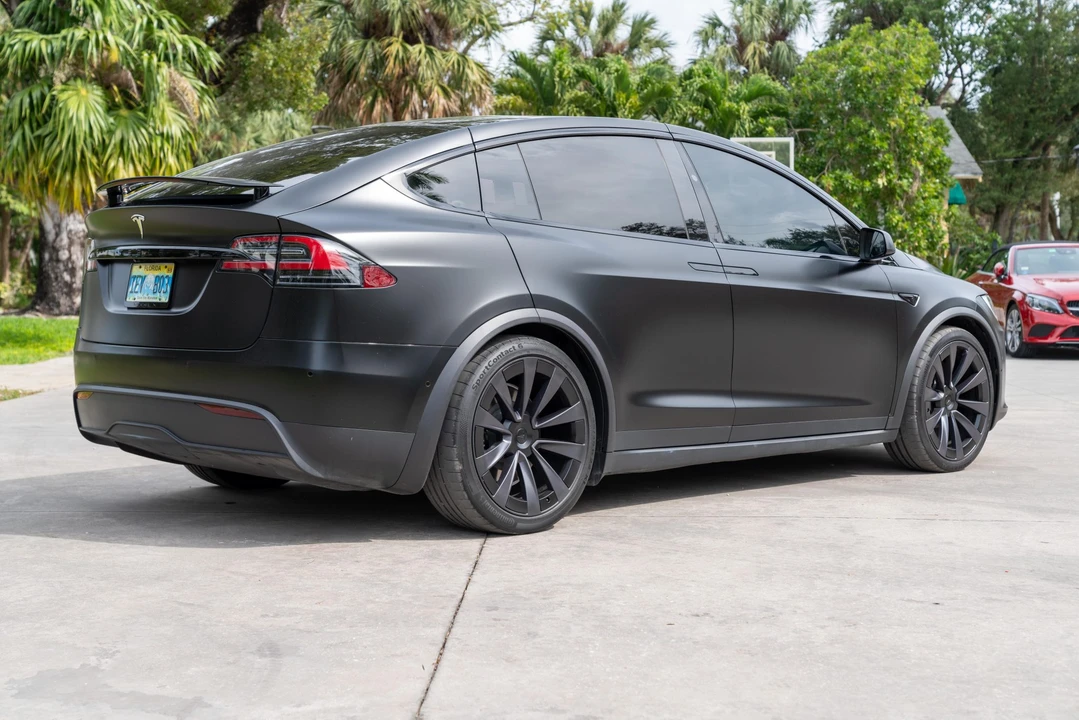 2022 Tesla Model X Plaid - Image 18 of 31