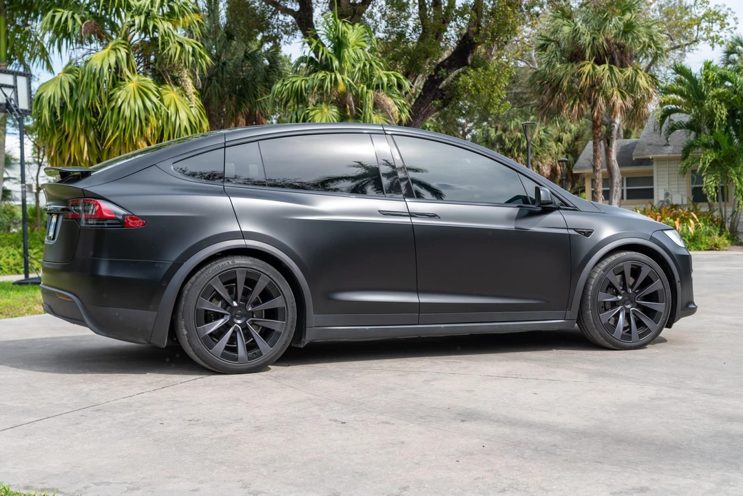 2022 Tesla Model X Plaid - Image 19 of 31